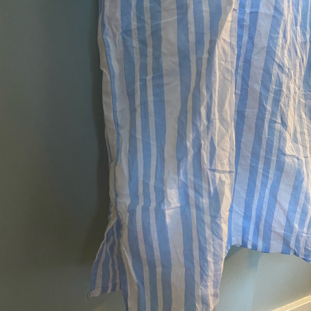 Light button down - Picture 4 of 4